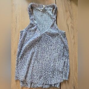 Anthropologie Metallic Plissé Shimmer Pleated V-Neck Tank Top – XS (Fits S)